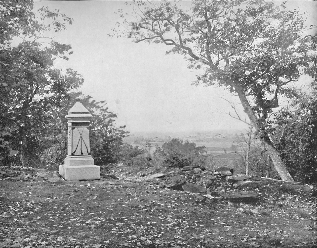 Vista de Culps Hill, Gettysburg, Pensilvânia, c1897. de Unbekannt