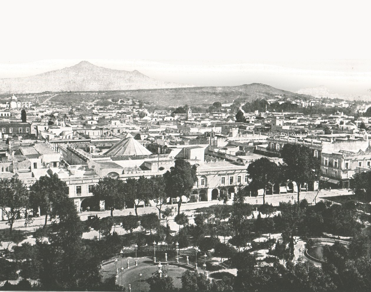 Vista da catedral, Puebla, México, 1895. de Unbekannt