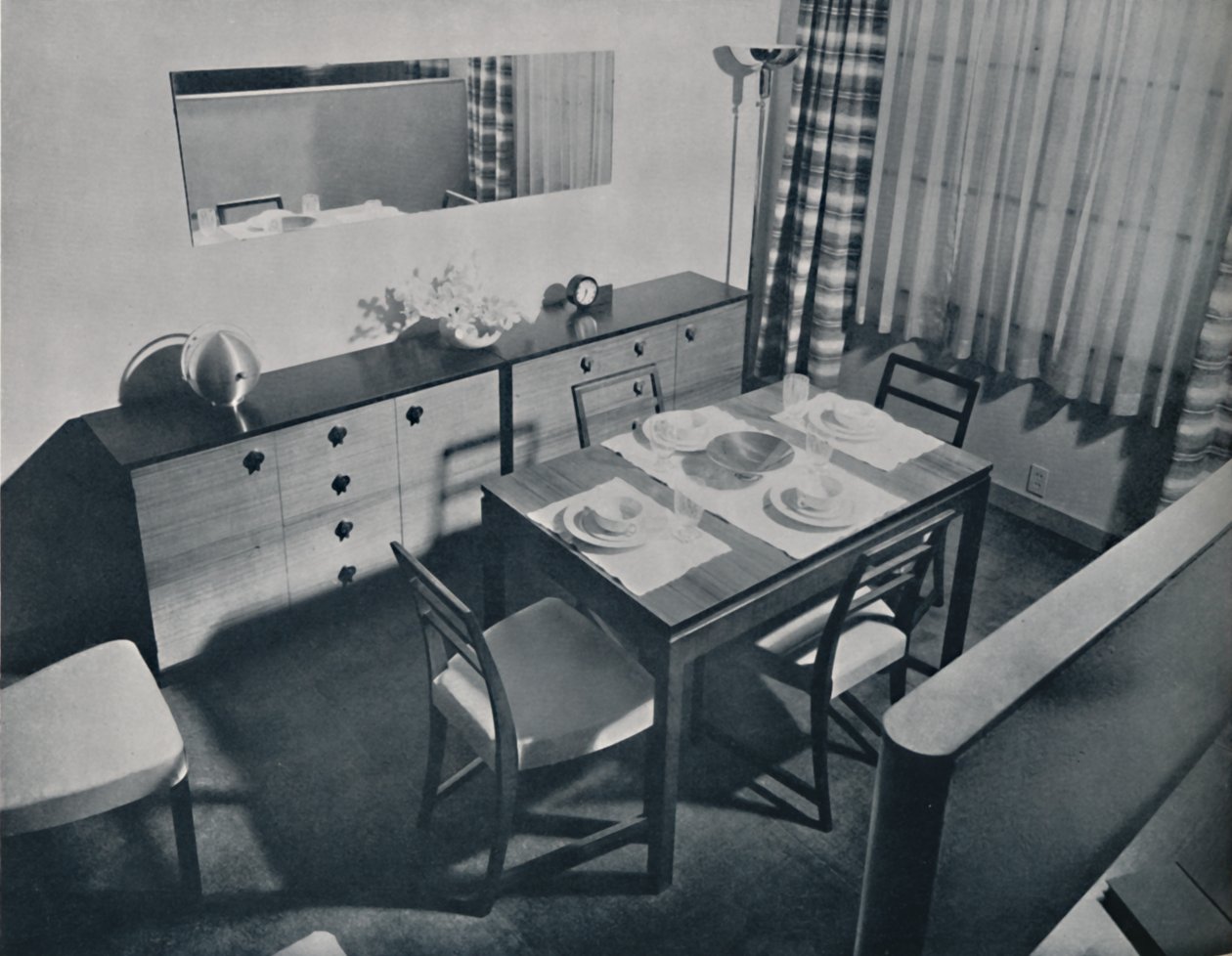 Vista na sala de estar - jantar projetada por Gilbert Rohde, 1936 de Unbekannt