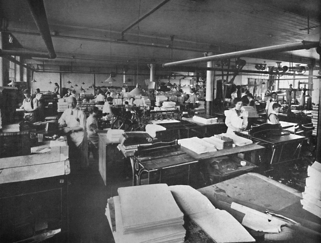 Vista da sala de encaminhamento e encadernação, 1919 de Unbekannt