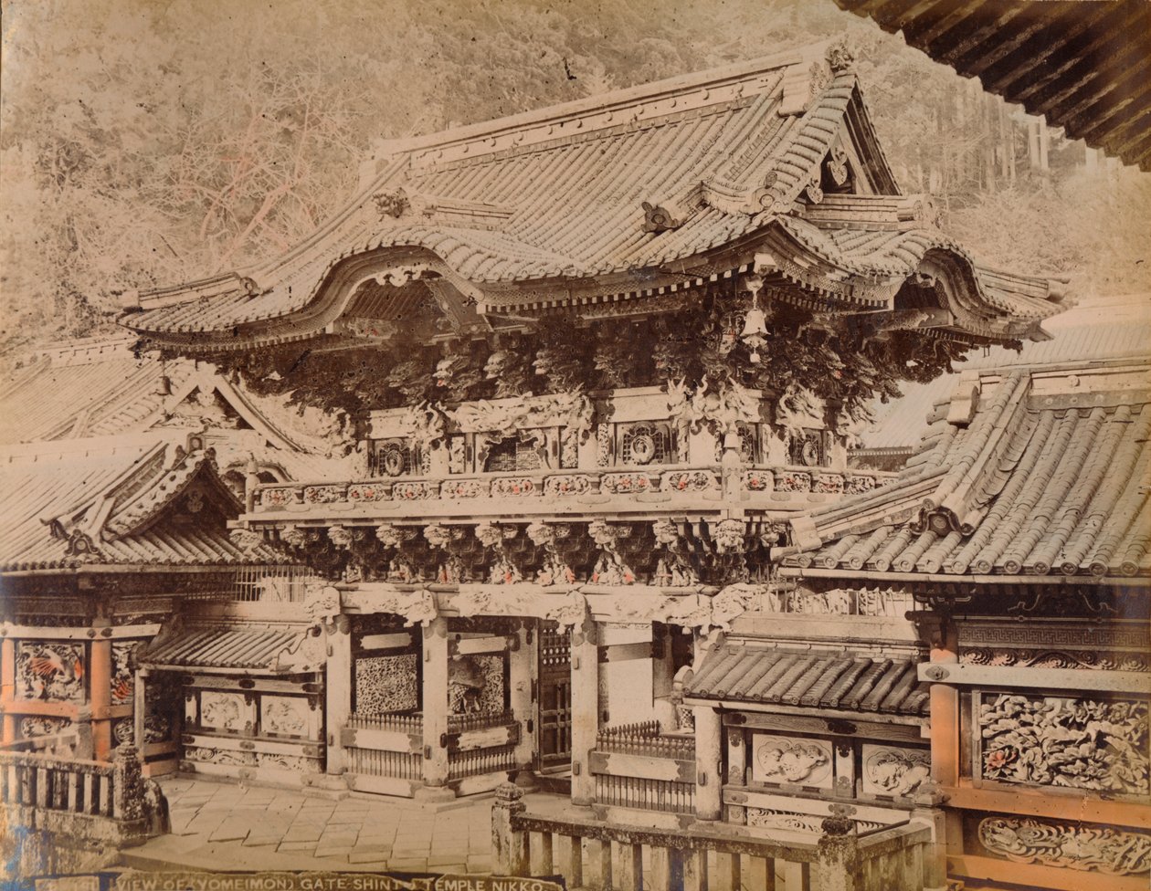 Vista do portão de Yomeimon - templo xintoísmo Nikko, c1890-1900 de Unbekannt