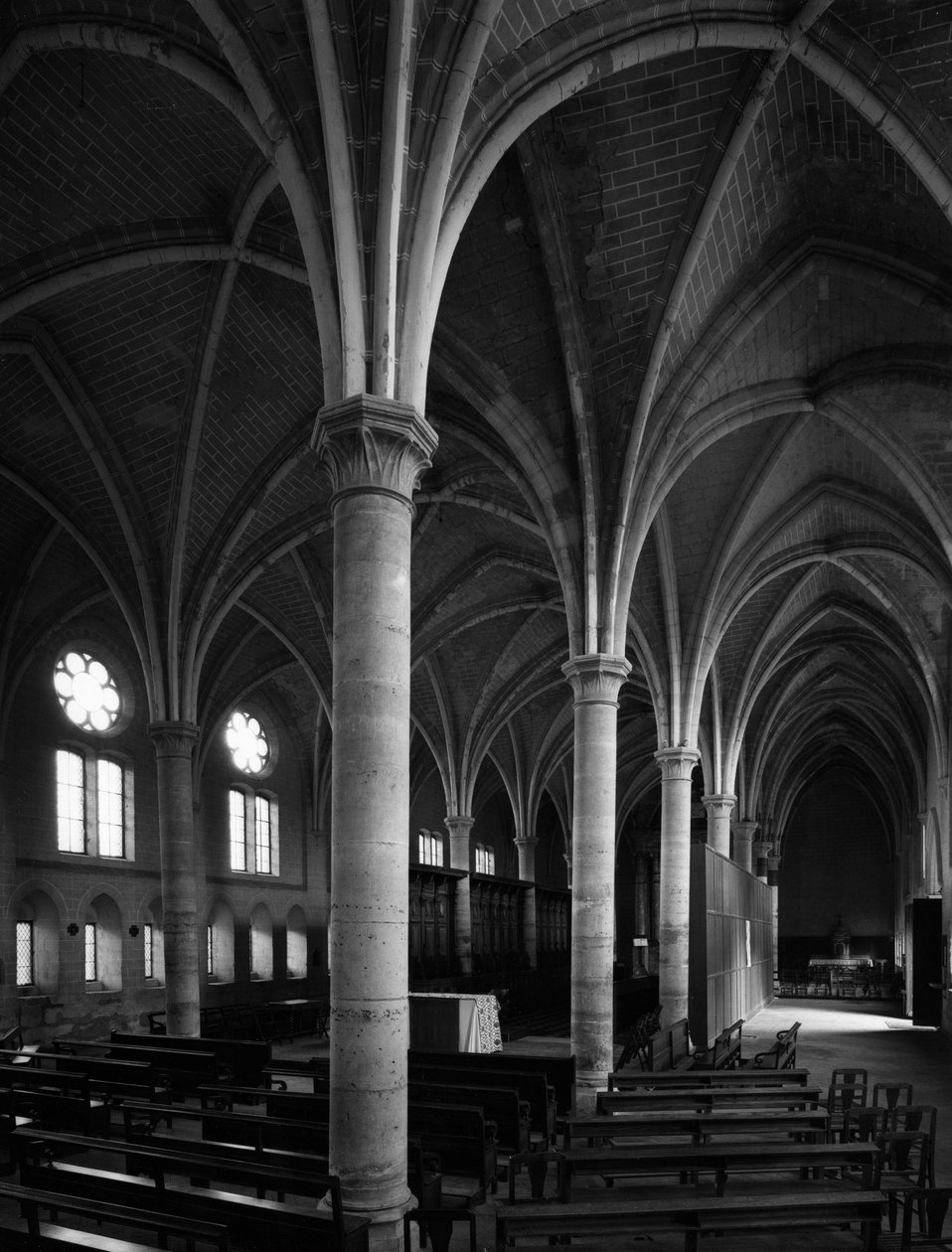 Vista da velha abadia cisterciense de Notre Dame d