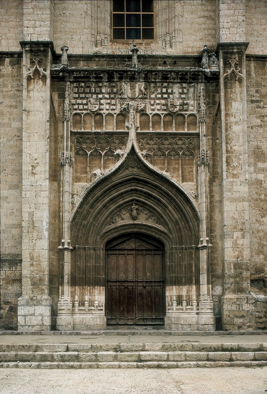 Vista do portal da igreja de Santa Maria Mediavilla, Medina de Rioseco, Espanha de Unbekannt
