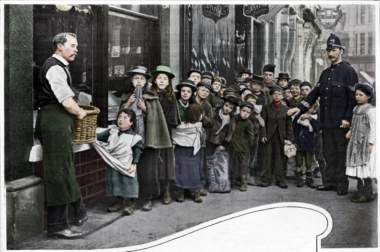 À espera de pacotes de alimentos, Cheapside, c1903 1903 de Unbekannt