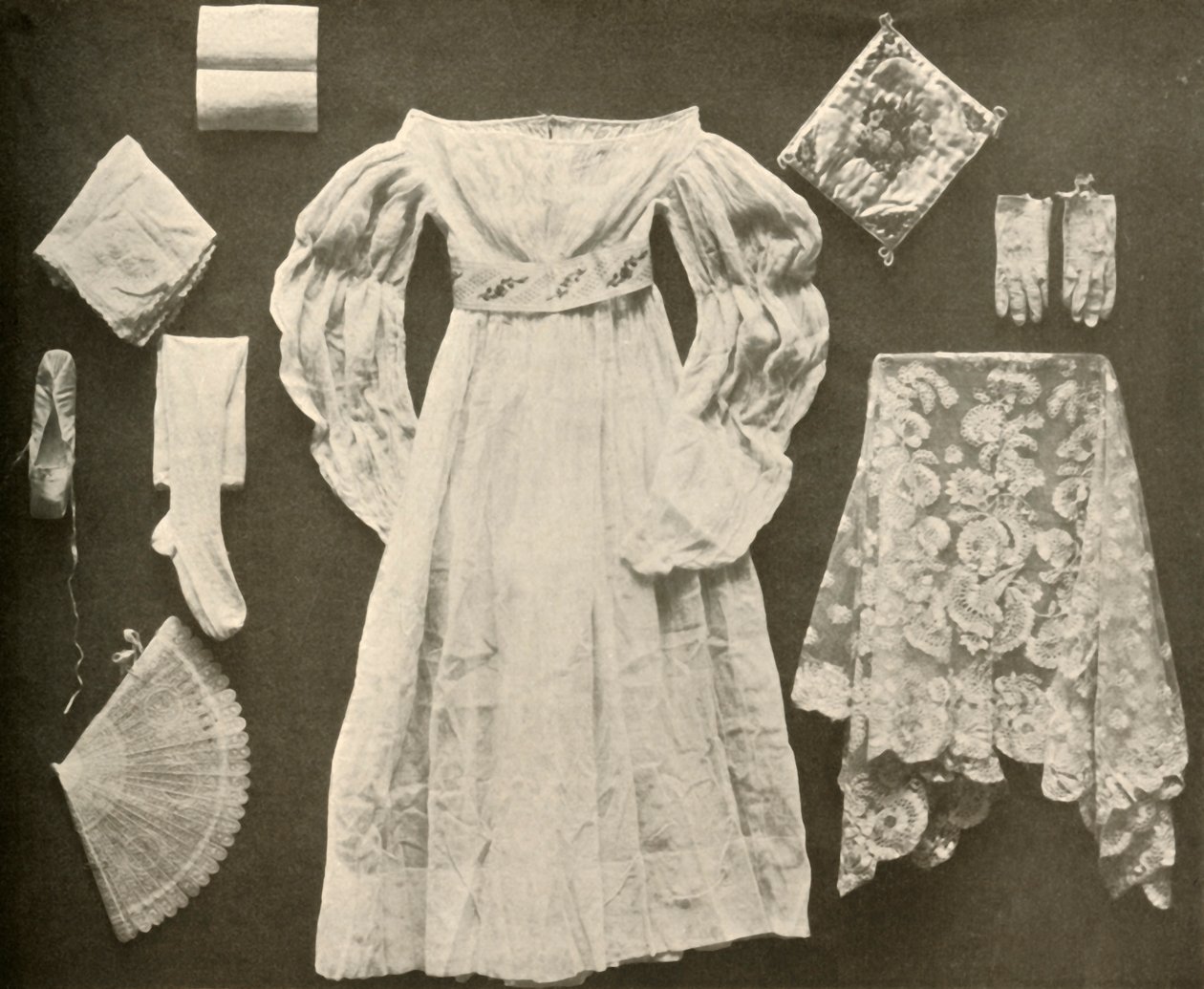 Traje de casamento de Miss Sara Hayes, da Filadélfia, c1750, 1937. de Unbekannt