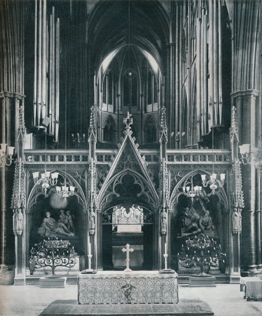 Abadia de Westminster, Londres, mostrando Benno Elkans Antigo Testamento e Candelabros do Novo Testamento, c1942 de Unbekannt
