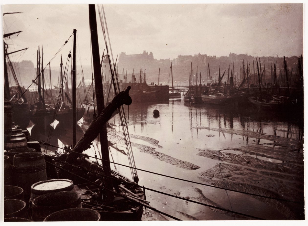 Whitby Harbour na maré baixa, c 1905 de Unbekannt
