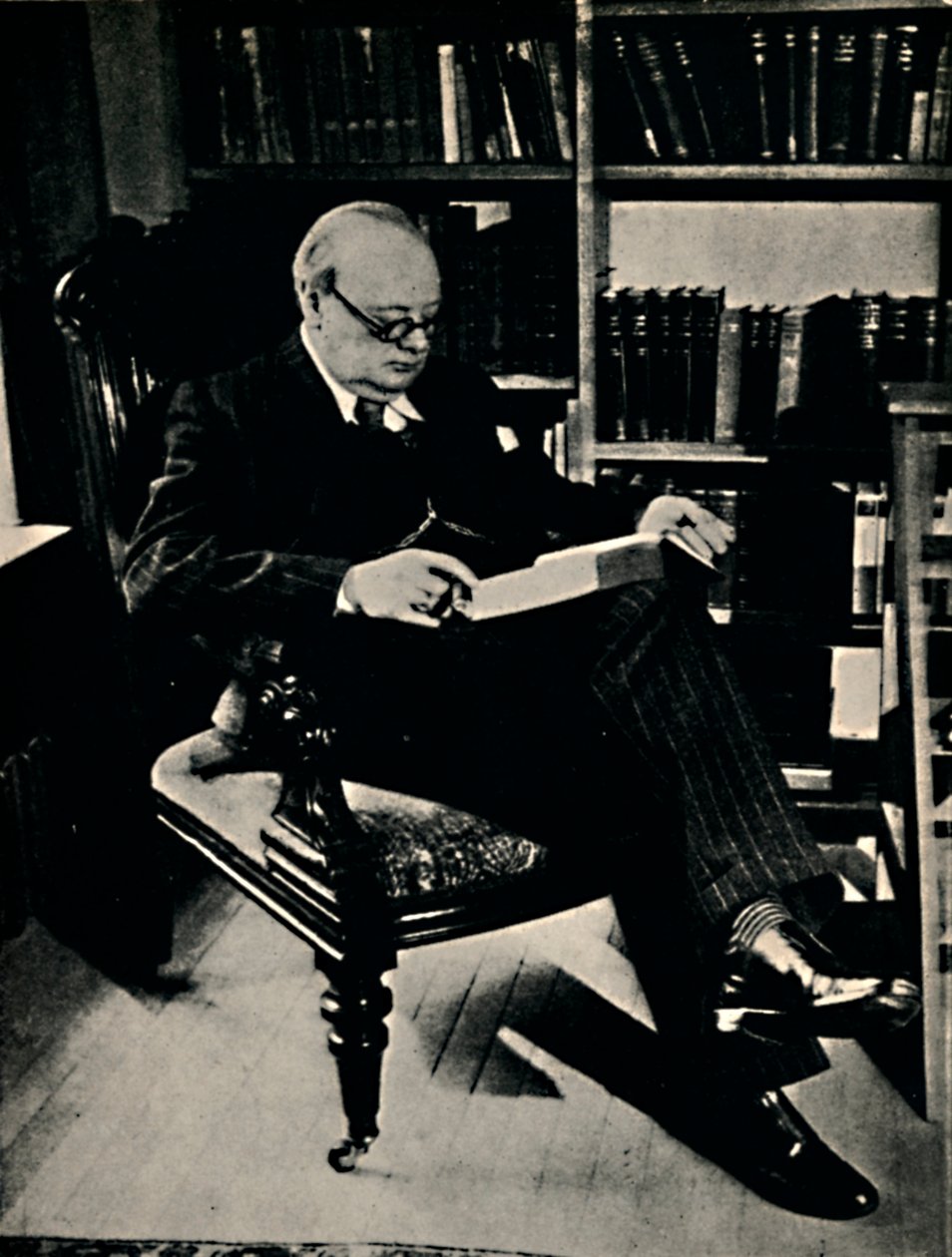 Winston Spencer Churchill em Sua Biblioteca, 1945. de Unbekannt