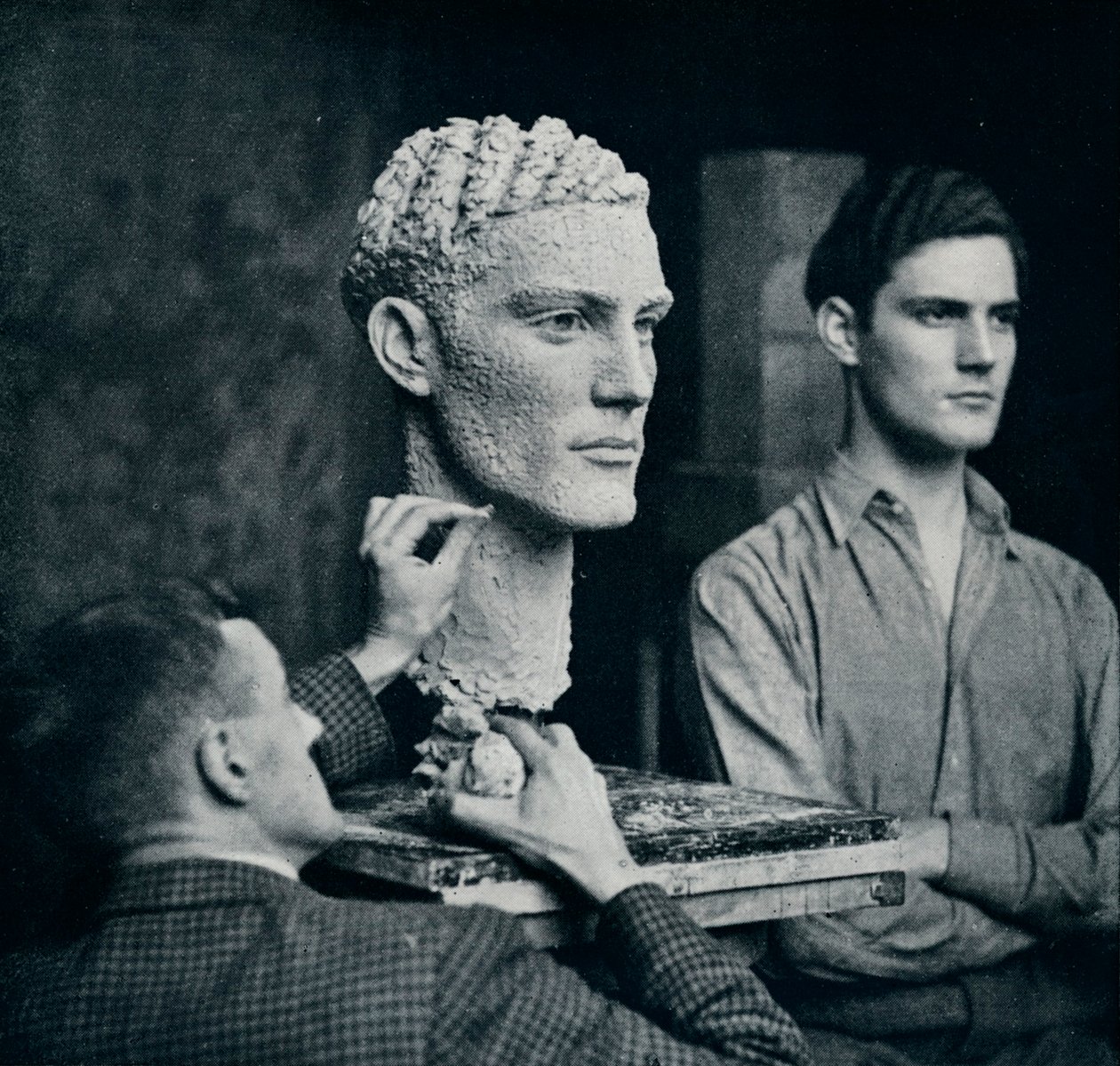 Trabalhando em um retrato do Sr. Duncan Guthrie, c1935 de Unbekannt