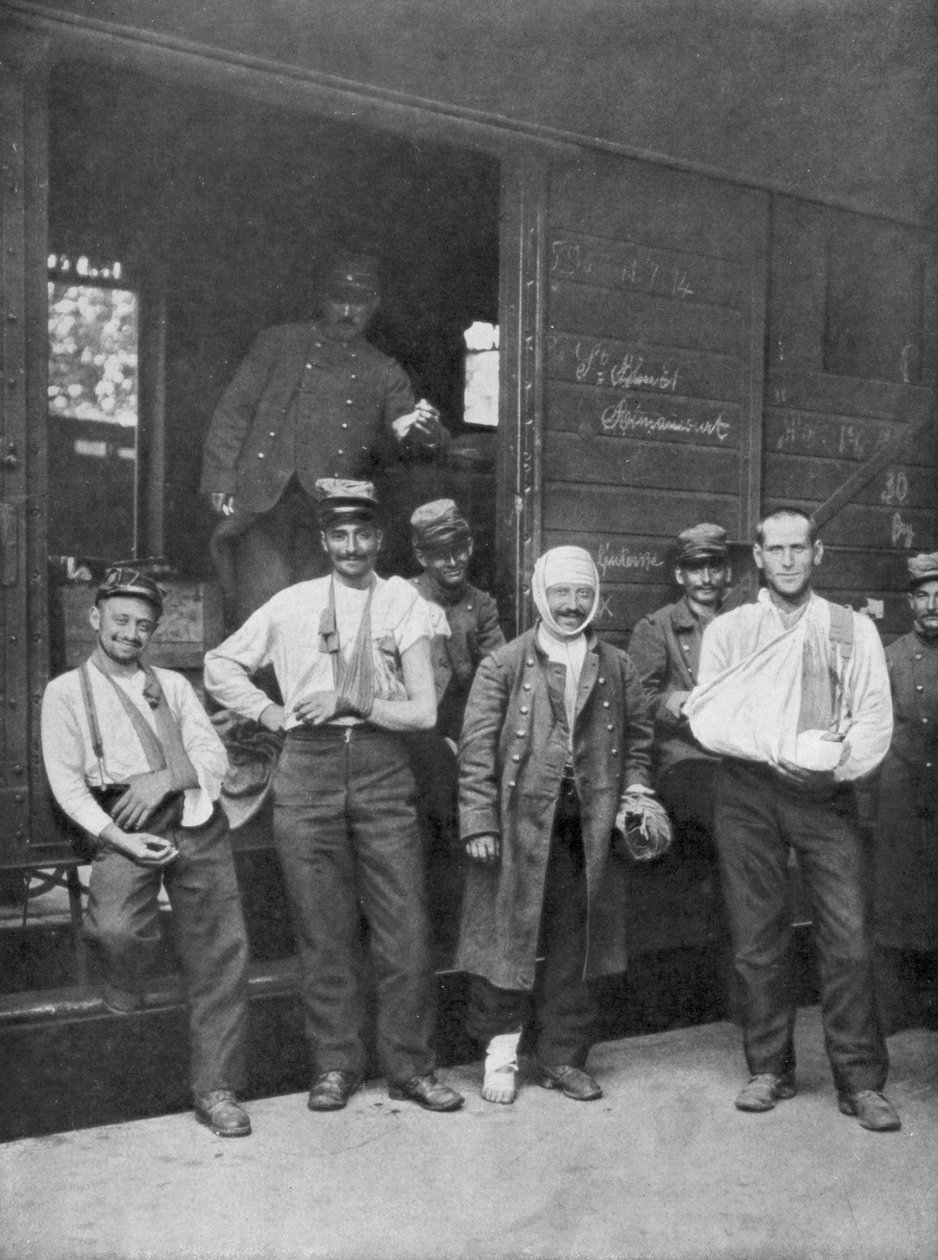Soldados franceses feridos no caminho para o hospital de trem França, 1914 de Unbekannt