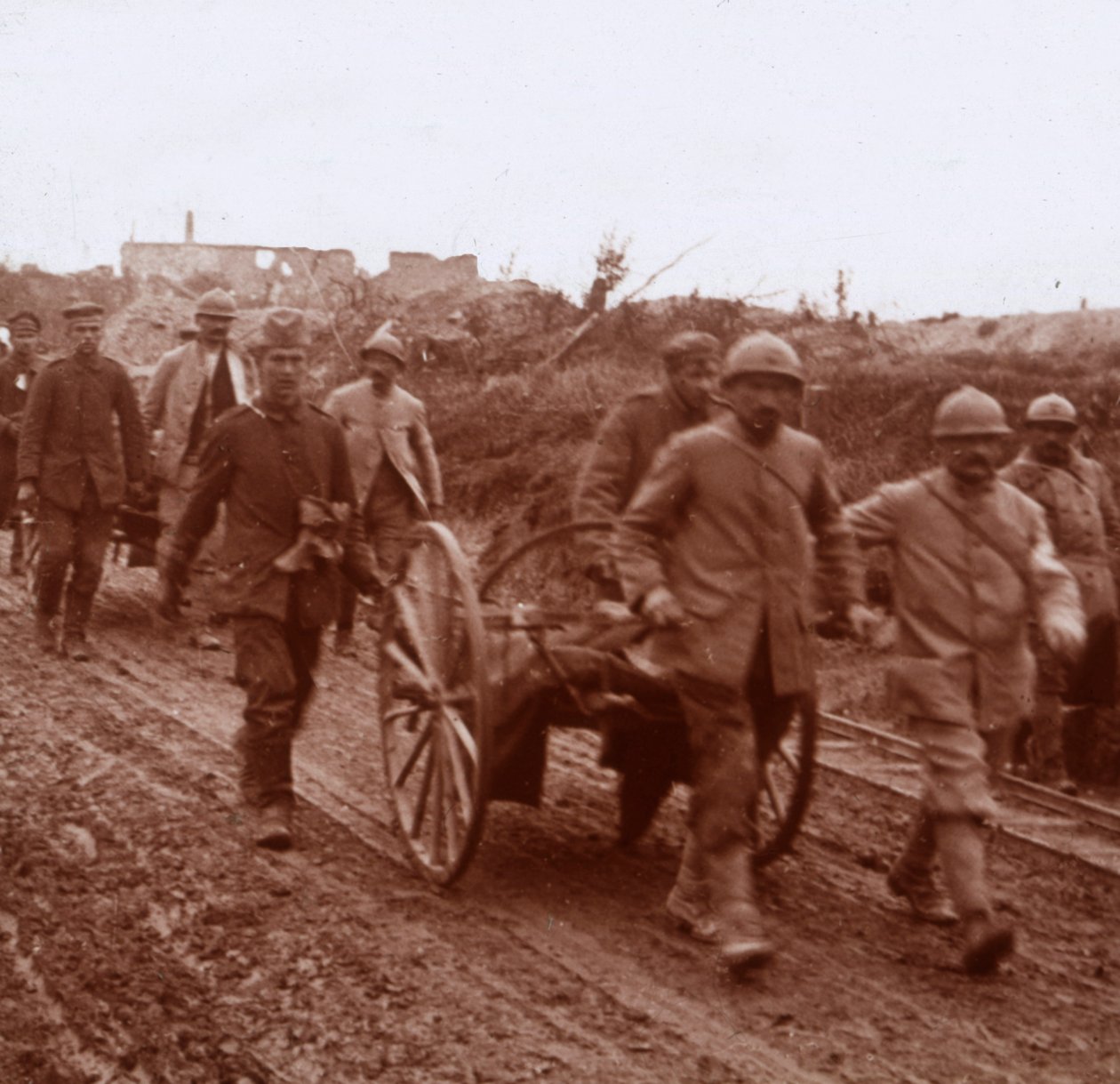 Ferido, Neuville, norte da França, c1914-c1918 de Unbekannt