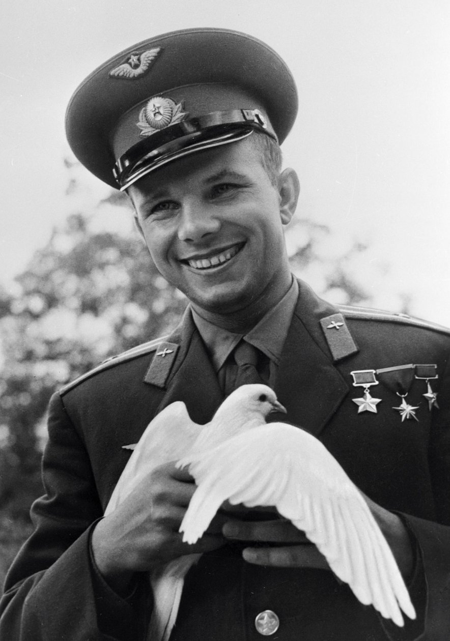 Yuri Gagarin, cosmonauta russo, c1963-c1964 de Unbekannt