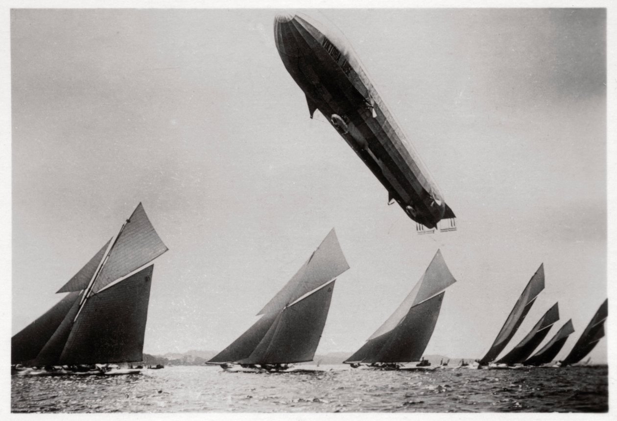 Zeppelin LZ11 Viktoria Luise em voo durante a Regata de Kiel, Alemanha, 1912 1933 de Unbekannt