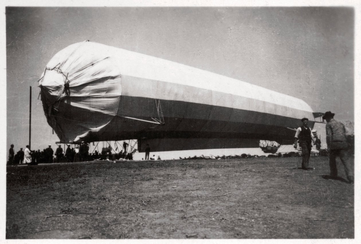 Zeppelin LZ 5 em Goeppingen, Alemanha, 1909 1933 de Unbekannt