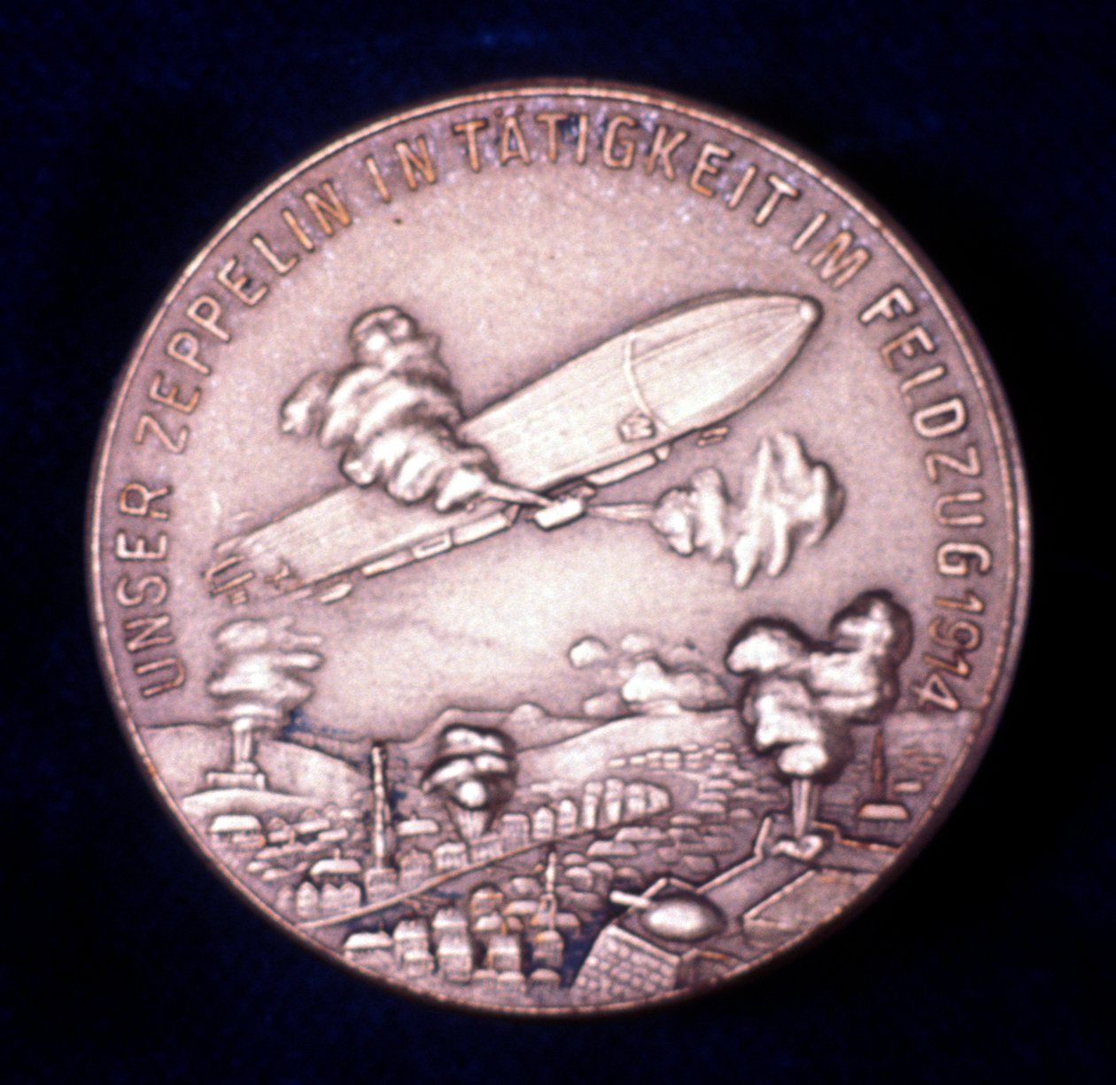 Dirigível Zeppelin em ação durante a Primeira Guerra Mundial, 1914 de Unbekannt