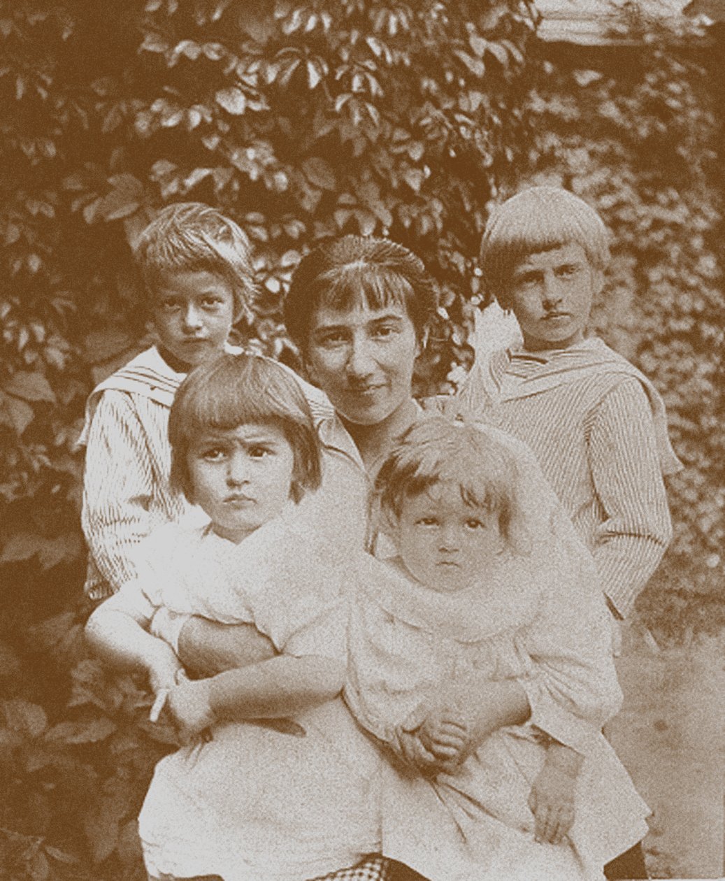 Zinaida Serebriakova com seus filhos, década de 1920 de Unbekannt