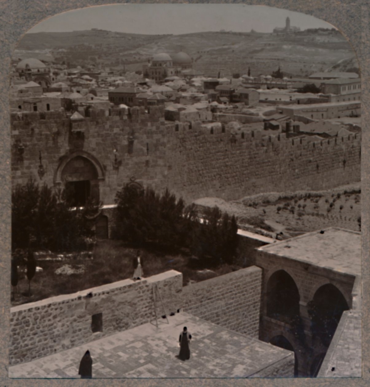 Portão de Sião. O Monte das Oliveiras e o Monte Scopus à distância, c1900 de Unbekannt