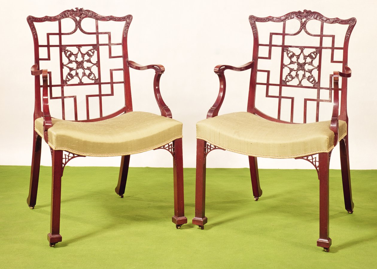 Chippendale mogno cadeiras de jantar no gosto chinês, trilhos superiores encimado por uma coroa ducal e crista griffon, c.1760 de Unbekannt Unbekannt