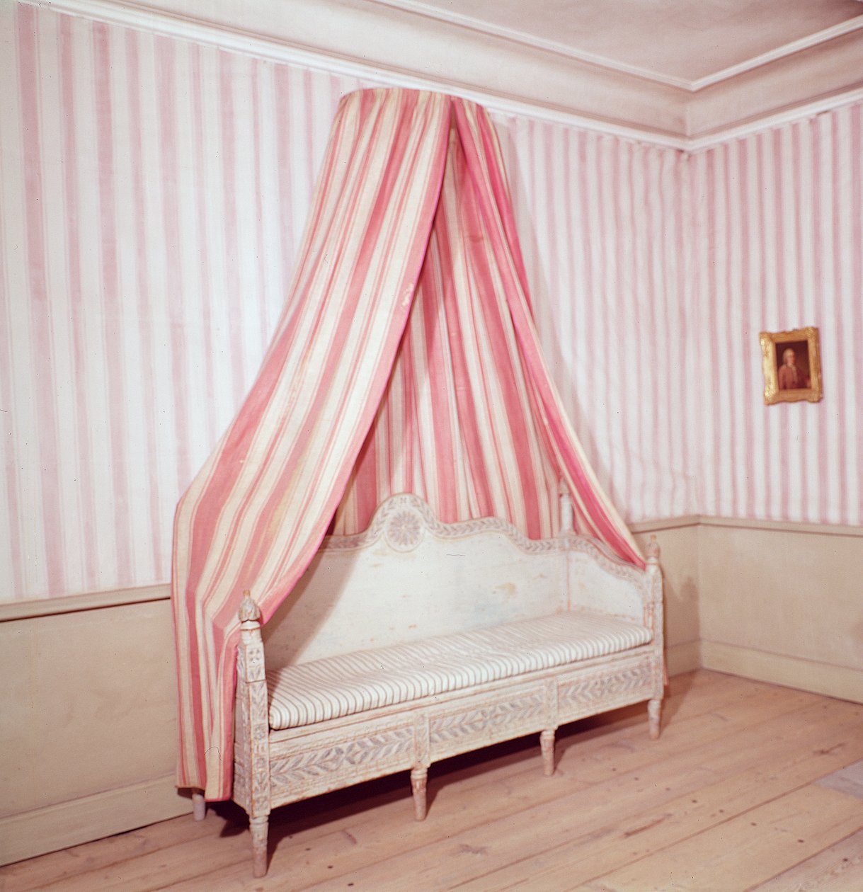 Cama dobrável na casa de Carl Linnaeus, Hammarby, Uppsala, Suécia foto de Unbekannt Unbekannt