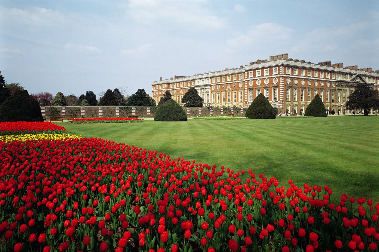 Hampton Court Palace na primavera de Unbekannt Unbekannt