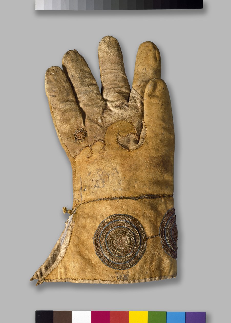 Hawking Glove, da coleção Tradescant (roeskin marrom-avermelhada com um painel de cabrito cinza-branco) de Unbekannt Unbekannt