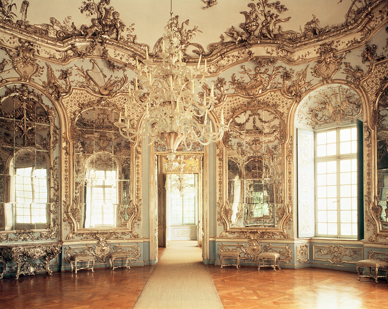 Interior do salão do espelho projetado por Francois Cuvillies, 1734-39 (veja também 114790) de Unbekannt Unbekannt