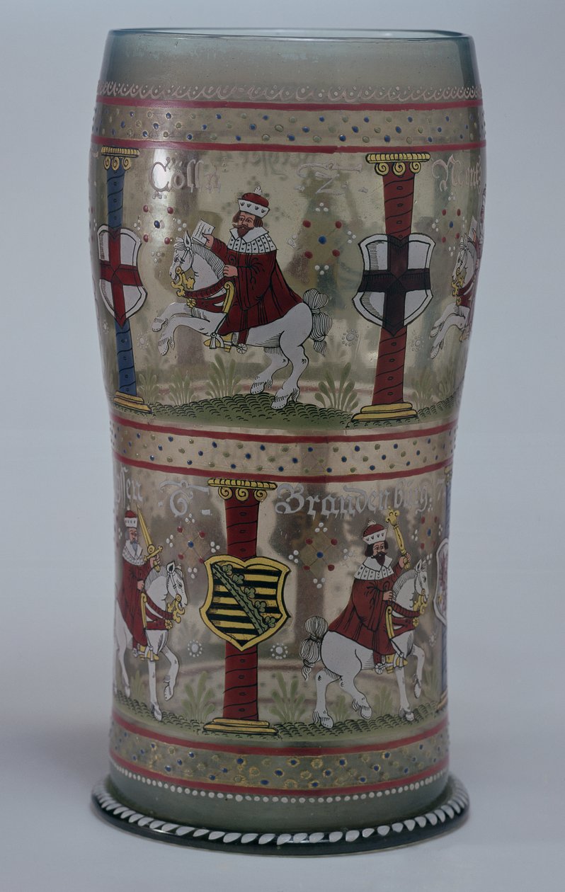 Kurfuerstenhumpen (vidro eleitoral alemão) esmaltado com cenas de imperador e sete eleitores montando cavalos brancos, boêmio, 1625 de Unbekannt Unbekannt