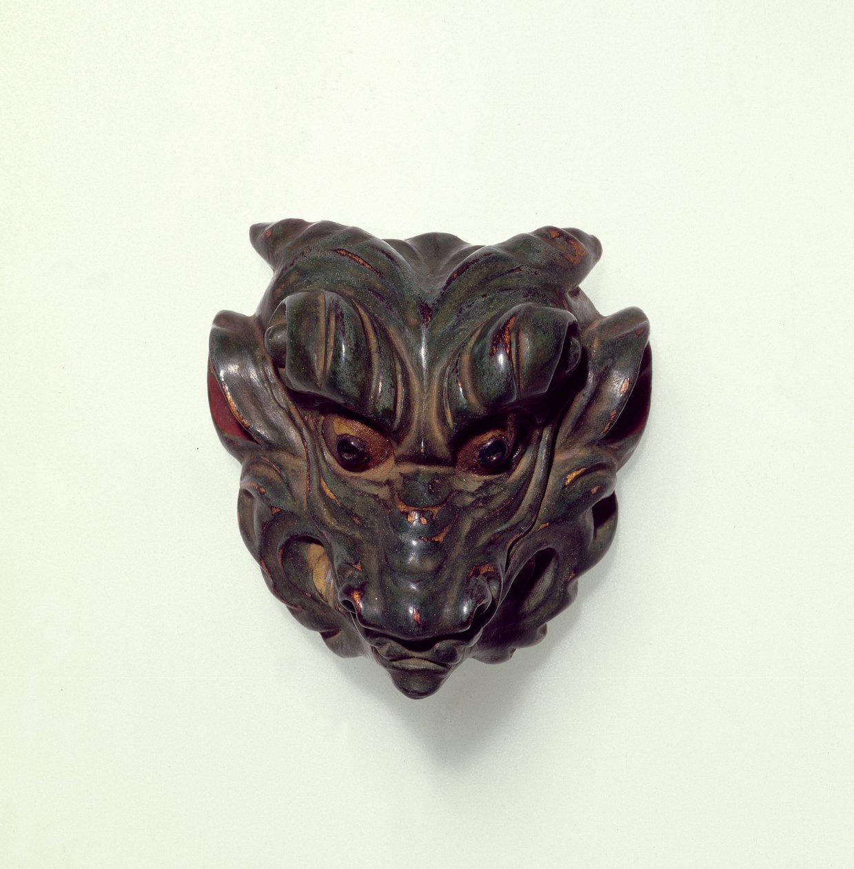 Netsuke de buxo pintado, esculpido como um modelo de uma máscara de Gagaku, século XIX de Unbekannt Unbekannt