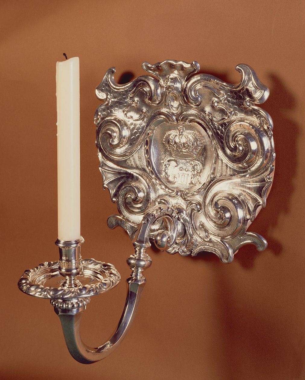 Candeeiro, luz única, em estilo anglo-holandês de período de restauro. 1668-90 de Unbekannt Unbekannt