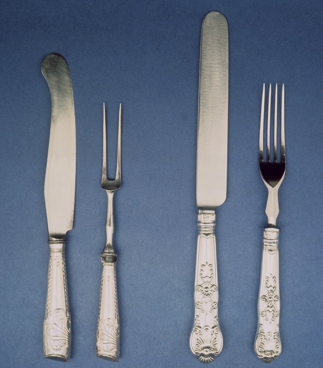 Faca e garfo de prata, Sheffield, c.1780 e versão posterior 1835, por Atkin e Oxley de Unbekannt Unbekannt