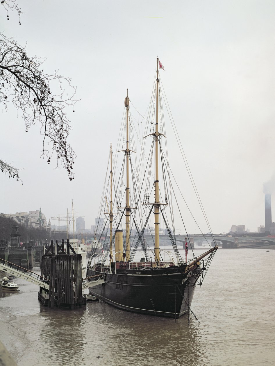 Vista do Rio Tâmisa com RRS Discovery, navegada por Scott para a Antártida em 1901-04 de Unbekannt Unbekannt