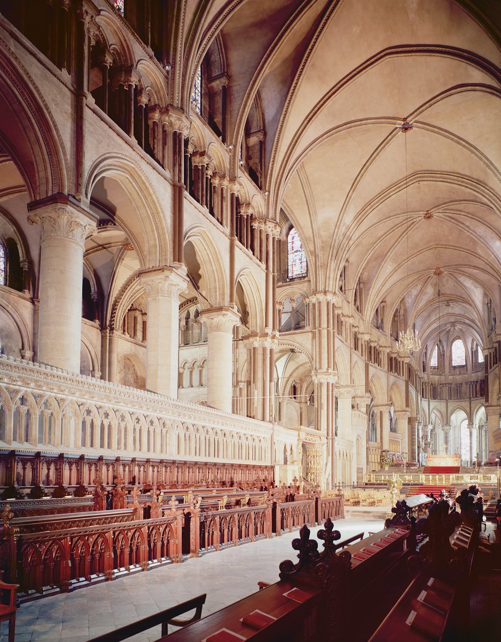 Vista do coro, Catedral de Canterbury, construída 1098-1130 de Unbekannt Unbekannt