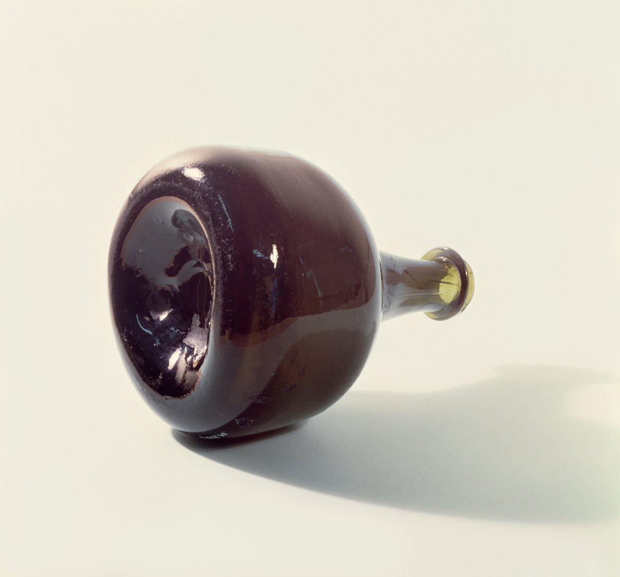 Garrafa de vinho, (no lado para mostrar pontapé), início do século 18 de Unbekannt Unbekannt