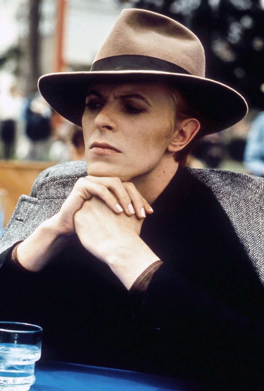 O homem que veio de outro lugar HOMEM QUE CAI À TERRA por NicolasRoeg com David Bowie, 1976 de Unbekannt Unbekannt