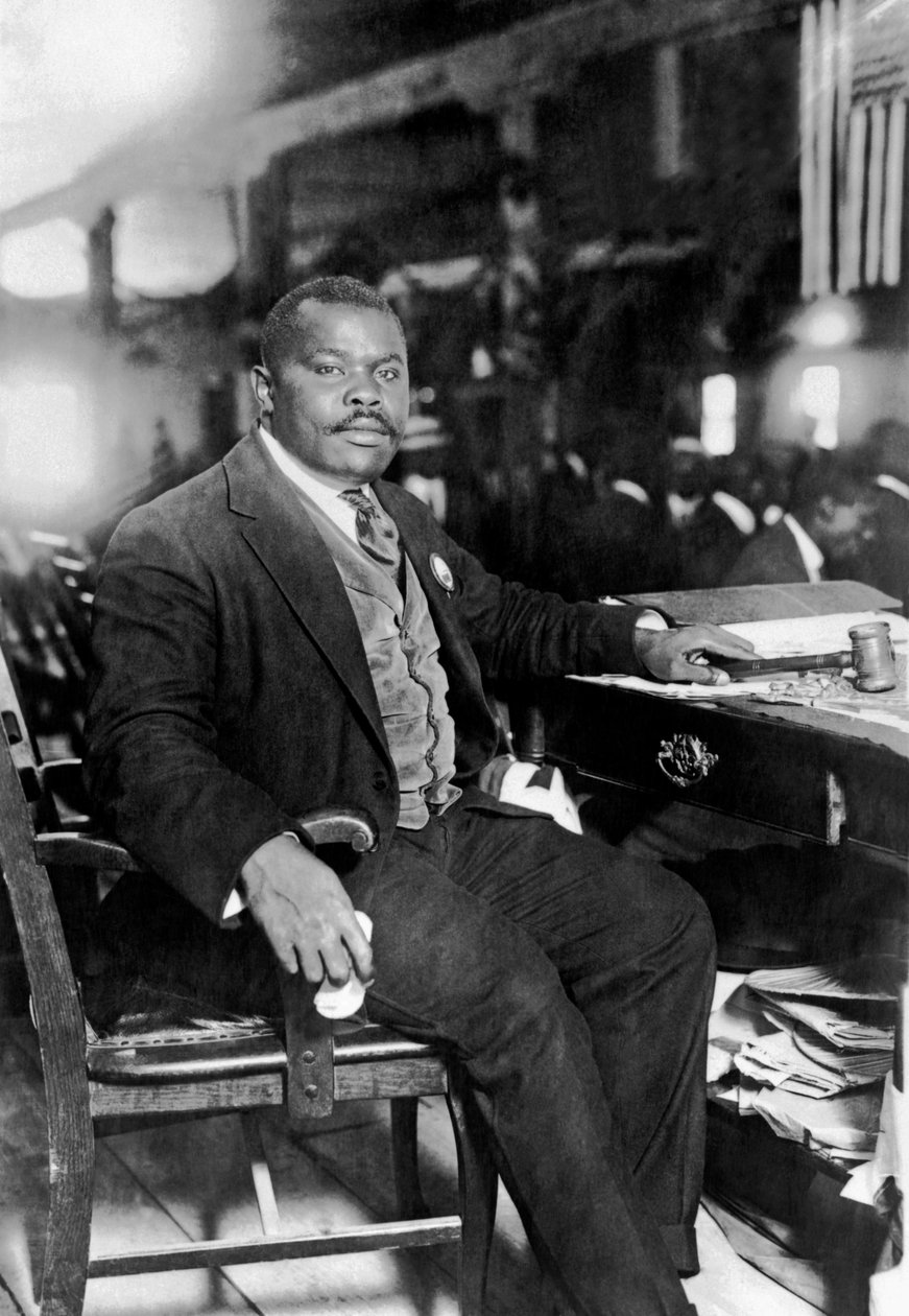 Marcus Garvey em sua mesa de Unbekannt Unbekannt