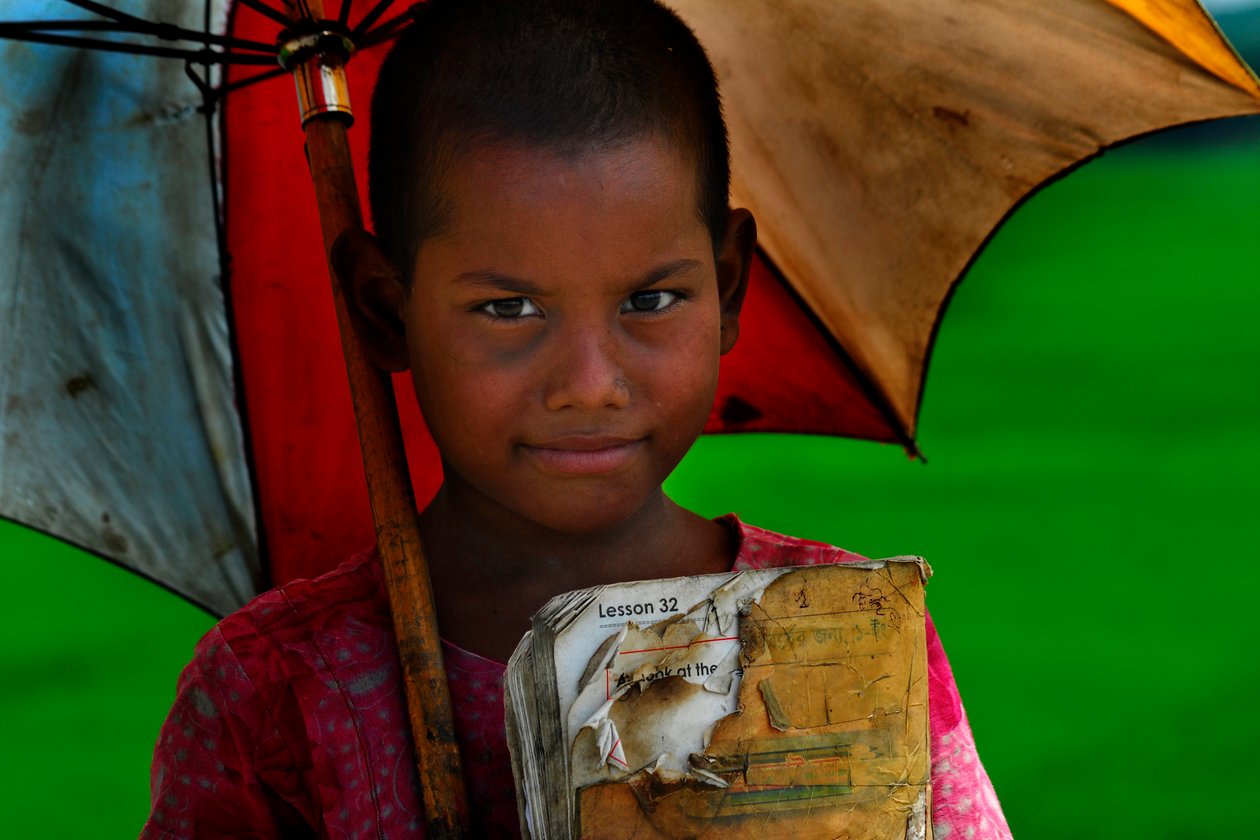 Retrato de uma menina da escola. Coxs Bazar, Bangladesh. 12 de setembro de 2007. de Unbekannt Unbekannt