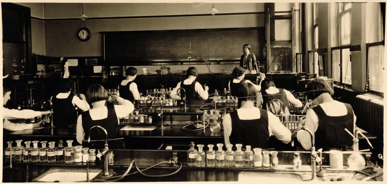 Lição de Ciência na London Grammar School for Girls, 1936 de Unbekannt Unbekannt