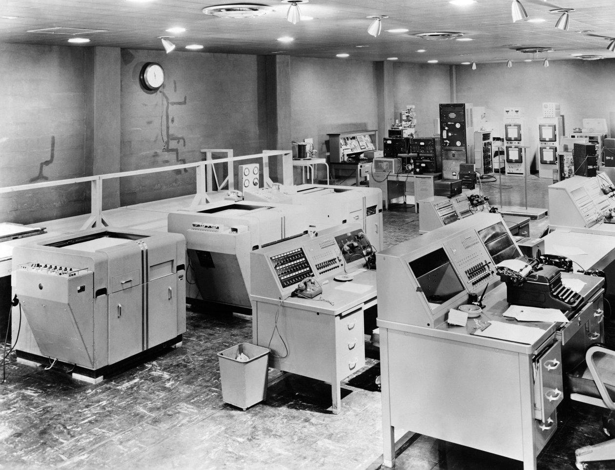 Sala de Controle da Força Aérea, Estados Unidos, c.1954 (foto a p/b) de Unbekannt