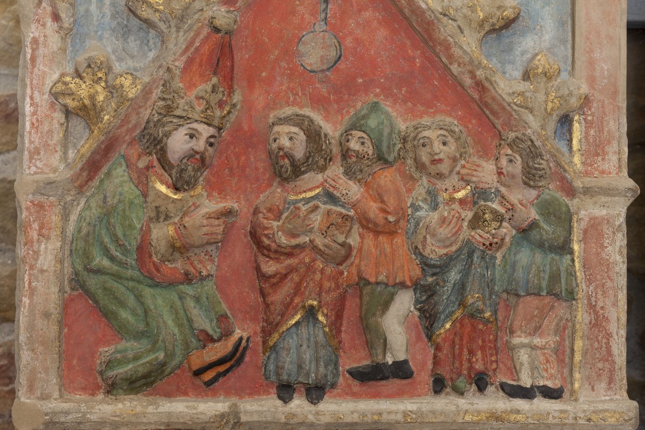 Peça de altar. Pedra policromada. Segunda metade do século XIV. Origem antiga igreja paroquial de Torre de Rialb. Pormenor. Registo médio. Painel esquerdo. Parte superior: os Santos Iscle e Victoria com os oficiais. de Unbekannt