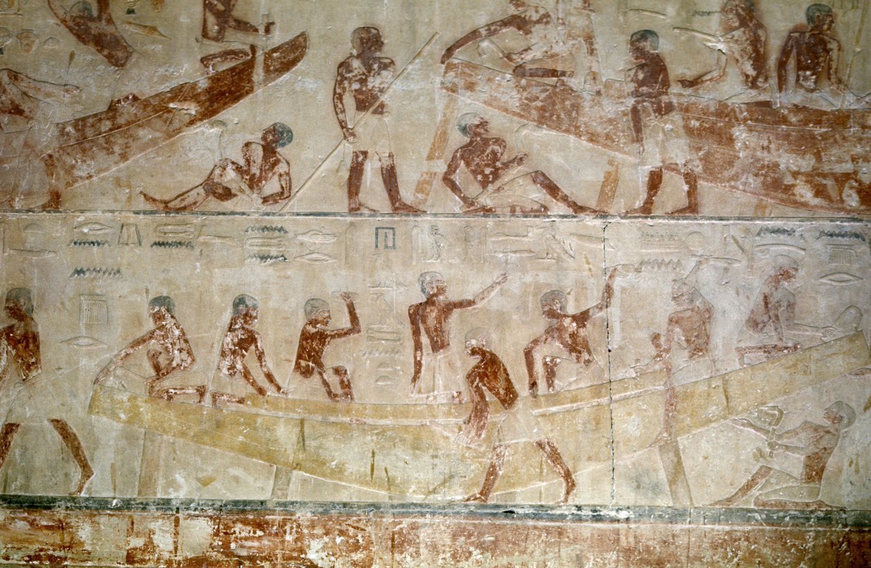 Antigo Egipto: Saqqqarah (ou Saqqara ou Sakkarah): necrópole do Antigo Império, túmulo de nobres. Detalhe dos relevos que representam a construção de um barco. de Leopold Blonder