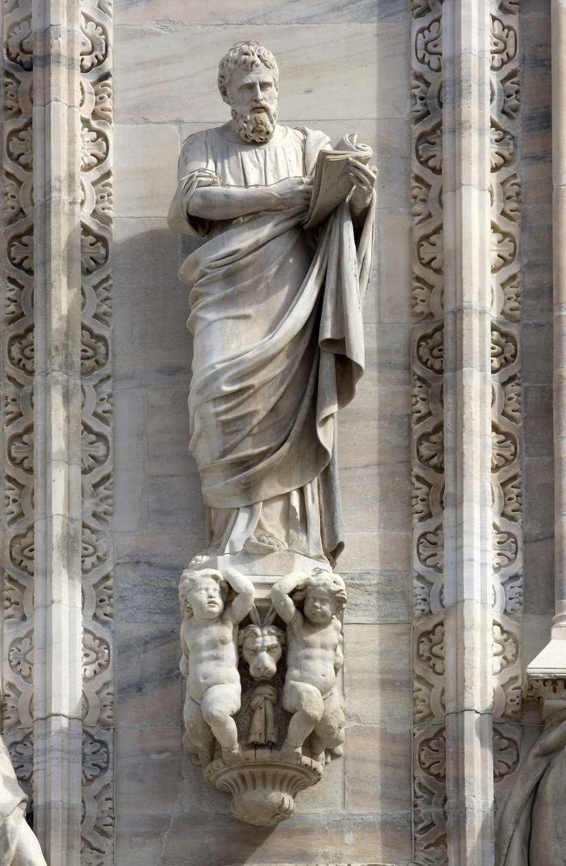 Arquitetura: estátua de São Marcos de Donato Carabelli (1811). Detalhe da fachada da Catedral (cúpula ou duomo) de Milão Itália de Unbekannt