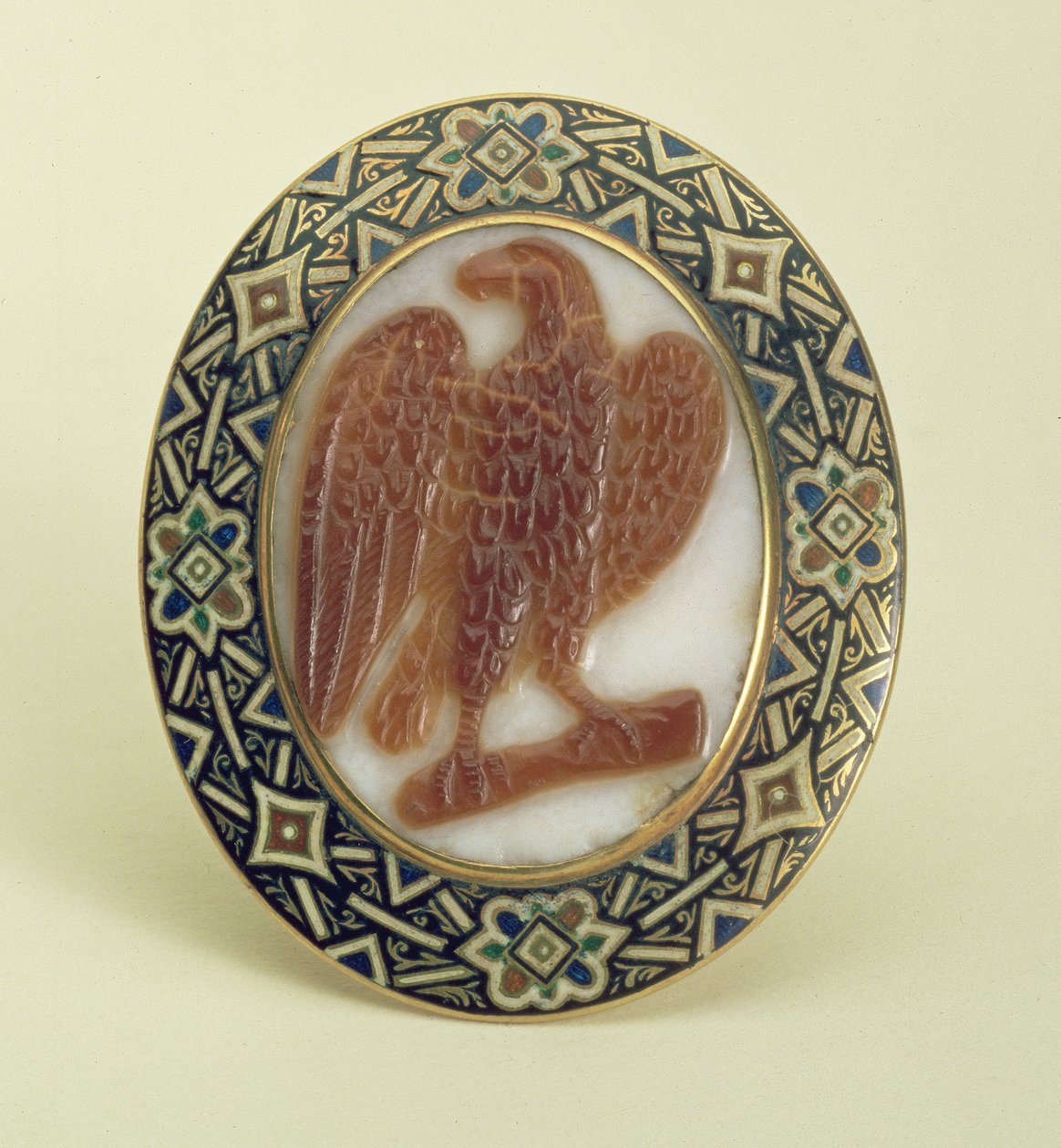 Camafeu de uma águia em um galho, Siciliano, c.1240 (sardônia) de Unbekannt