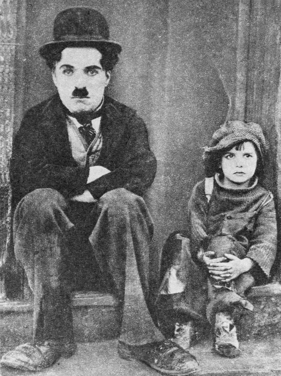 Charlie Chaplin e Jackie Coogan em The Kid (foto a p/b) de Unbekannt
