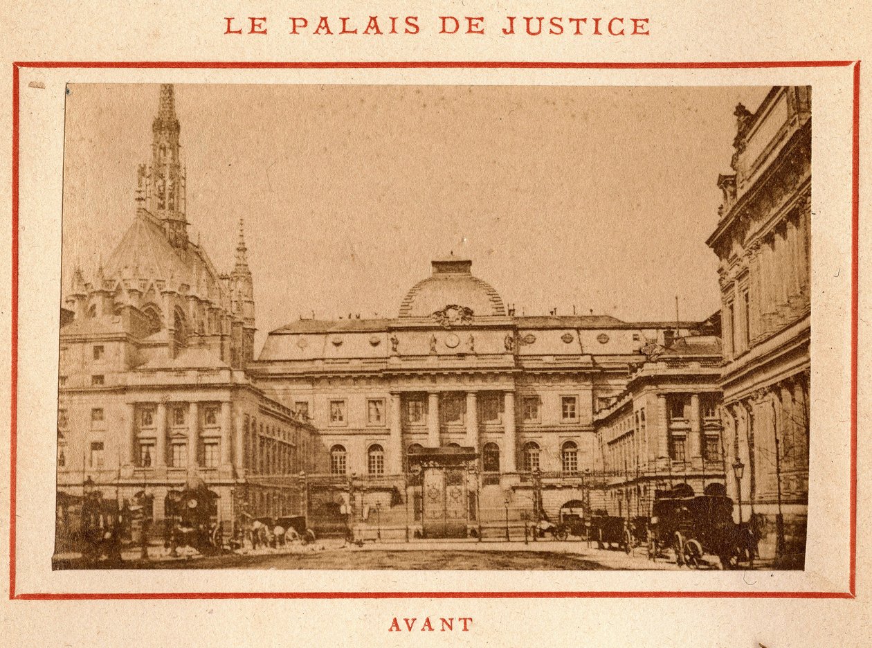 Commune de Paris (1871): vista do Palais de Justice em Paris antes do seu incêndio em Maio de 1871. Fotografia de Pierre Pepetit. Impressão em papelão, Dim. 9x5,4 cm de Unbekannt