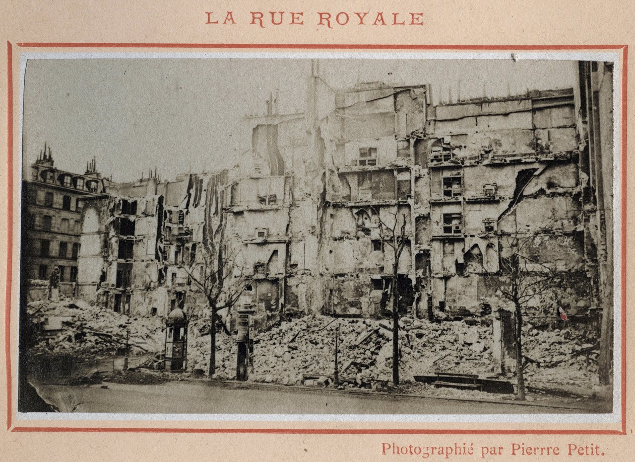 Commune de Paris (1871): vista das ruínas da Rue Royale em Paris, em maio de 1871. Fotografia de Pierre Pepetit. Impressão em papelão, Dim. 9x5,4 cm de Unbekannt