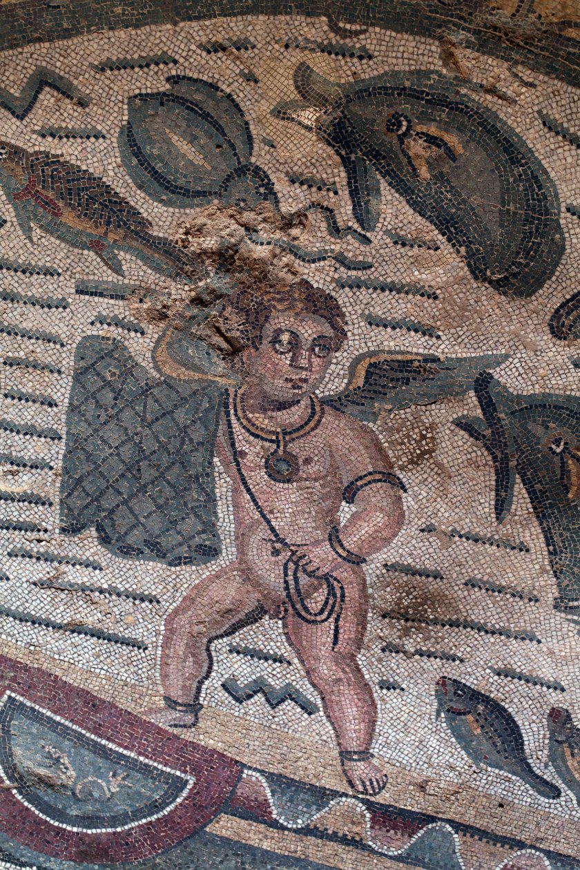 Detalhe do mosaico da pesca Putti. Pescaria de rede. Século III - IV. Villa Romana do Casale, Sicília. Site da UNESCO. de William M. Timlin
