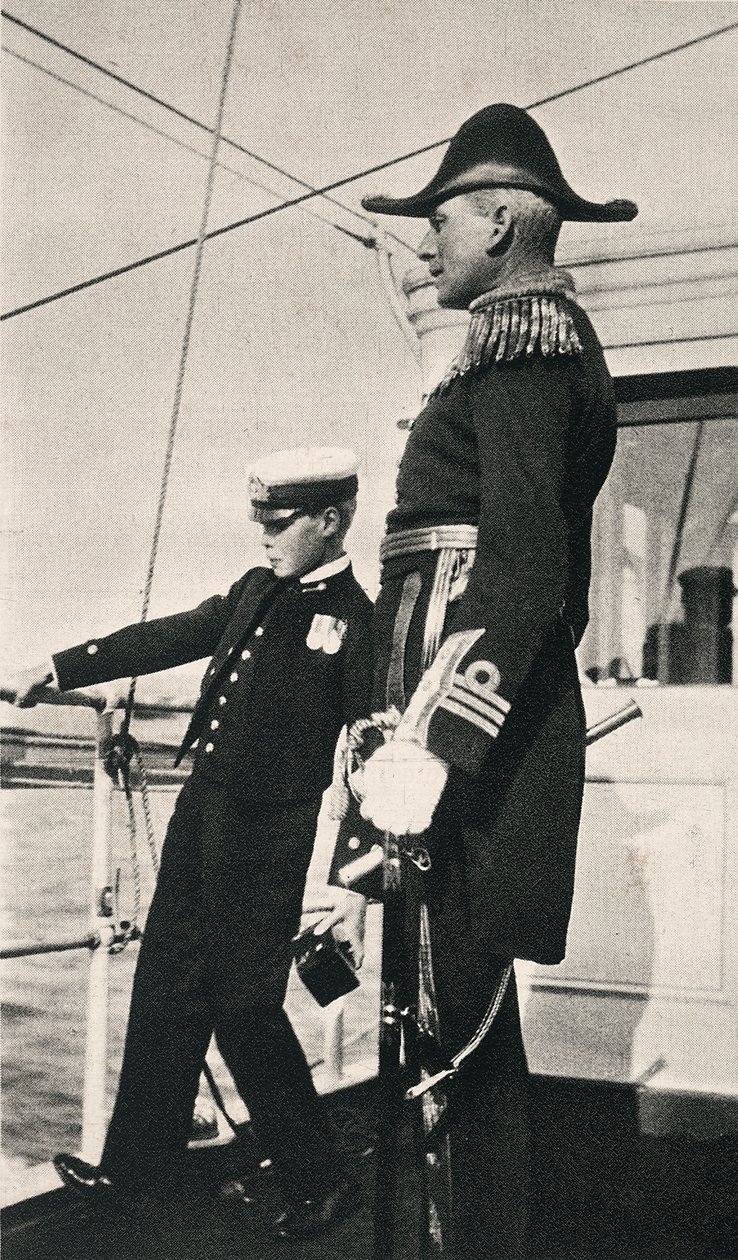 Eduardo, Príncipe de Gales, primeiro filho do Rei Jorge V, fotografado com Sir Charles Cust a bordo de um navio de Unbekannter Künstler