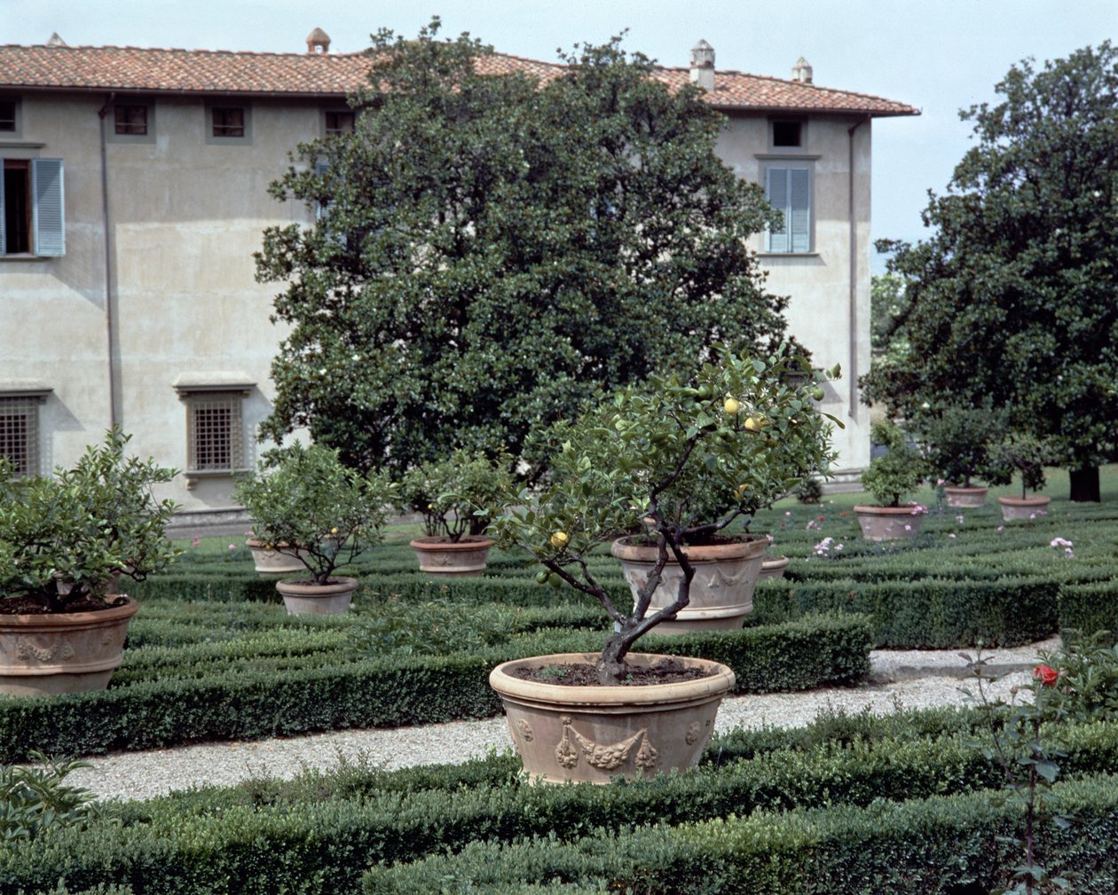 Vista exterior da villa Medicea di Castello e do jardim (foto) de Unbekannt