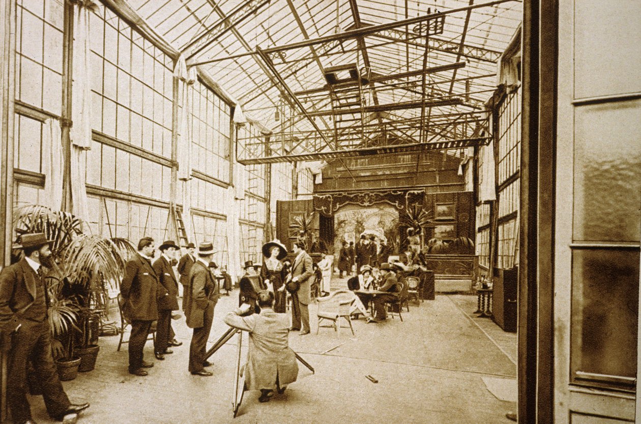 Filmagem no Studio de Montreuil (perto de Paris, estúdio de Melies) c. 1900 de Unbekannter Künstler