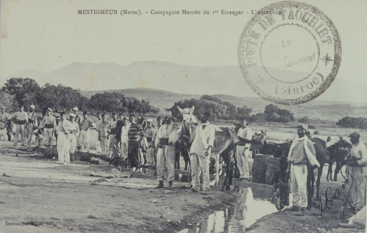 Soldados coloniais legionários franceses em patrulha perto das montanhas do Atlas, Marrocos. postal 1909 de Unbekannter Künstler